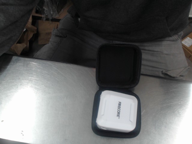Laser vert dans petit case