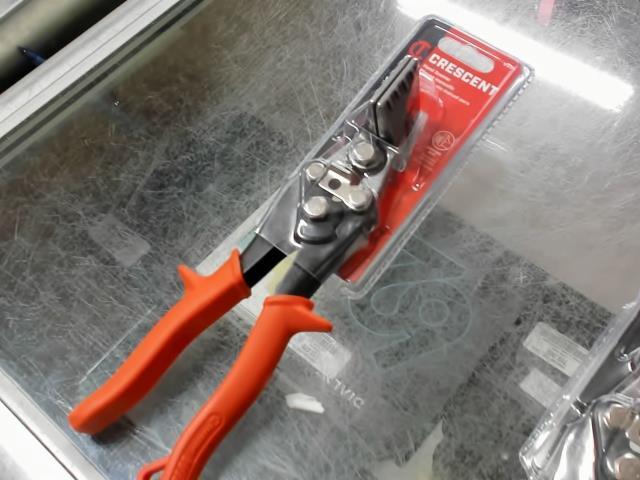Pince a metal