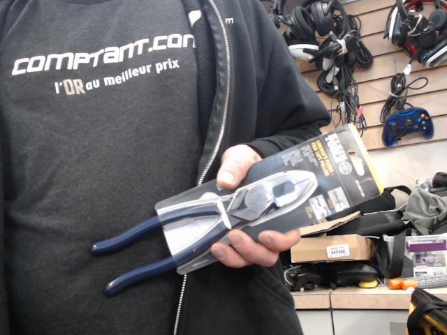 Fish tape pulling linemans plier
