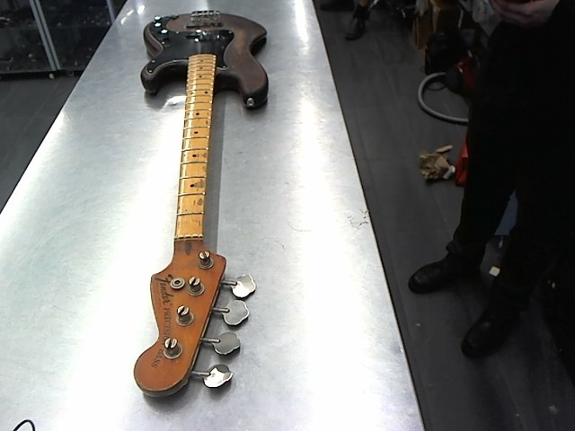 Fender precision bass use brune+gigbag