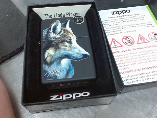 Zippo neuf dans sa boite