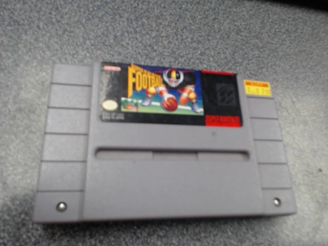 Super play action fottball loose