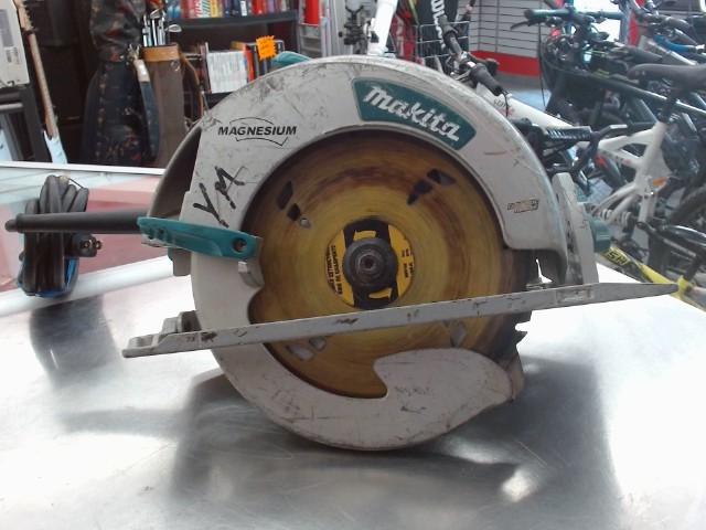 Scie ronde makita