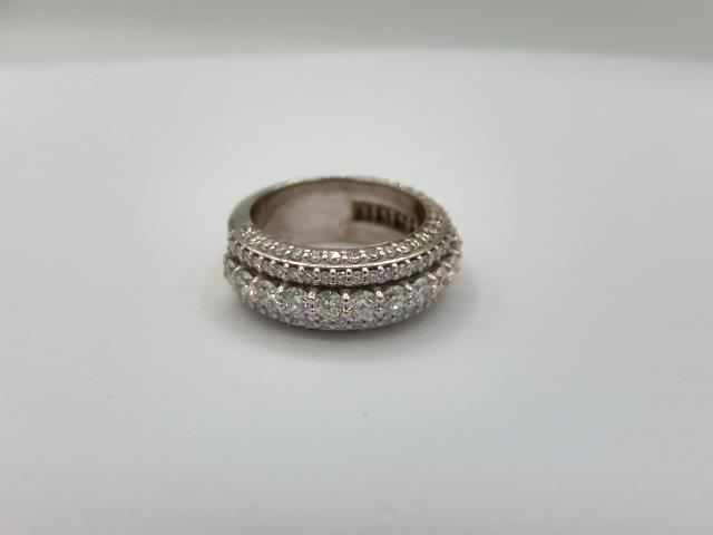 BAGUE EN OR BLANC 10KT AVEC DIAMANTS 