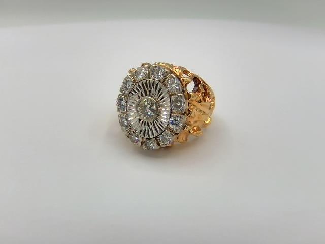 BAGUE EN OR 10KT AVEC DIAMANTS 