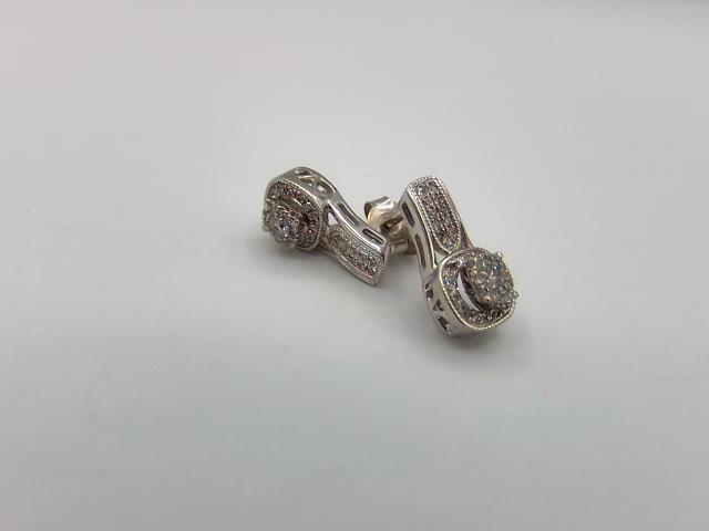 BOCULES D OREILLES EN OR 10KR AVEC DIAM