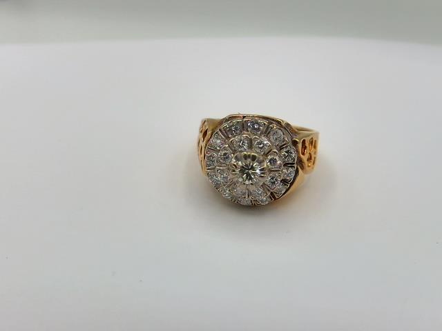 BAGUE EN OR 10KT AVEC DIAMANTS 