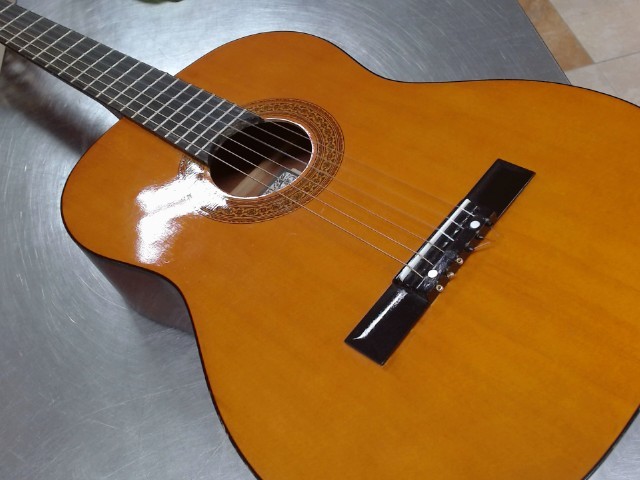 Guitare acoustic suzuki