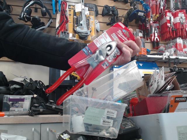 Pliers