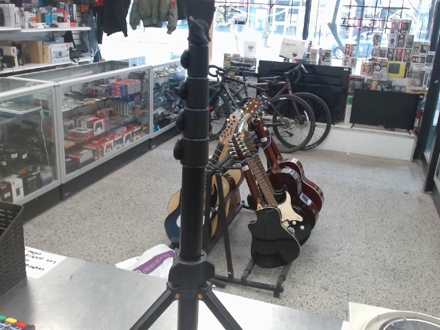 Support camera