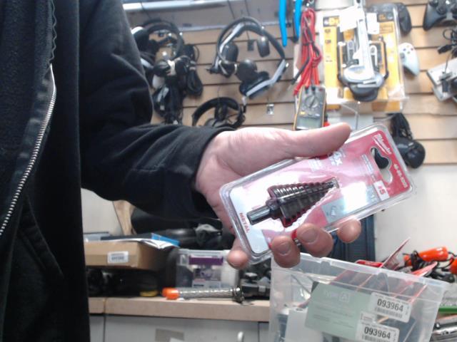 Step drill bit