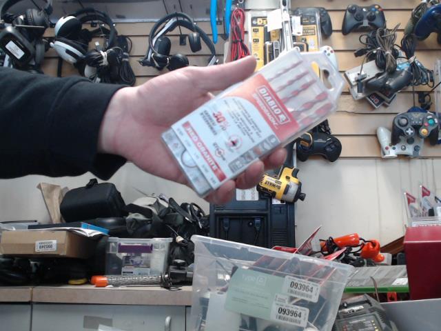 Kit drill bit
