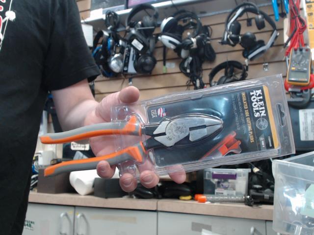 Pliers