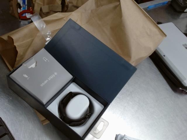 Fitbit versa 1 avec boite