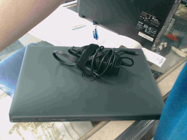 Laptop i5 10th/8gb/250ssd+charge