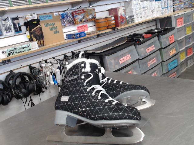 Paire patin glace(9 femme)