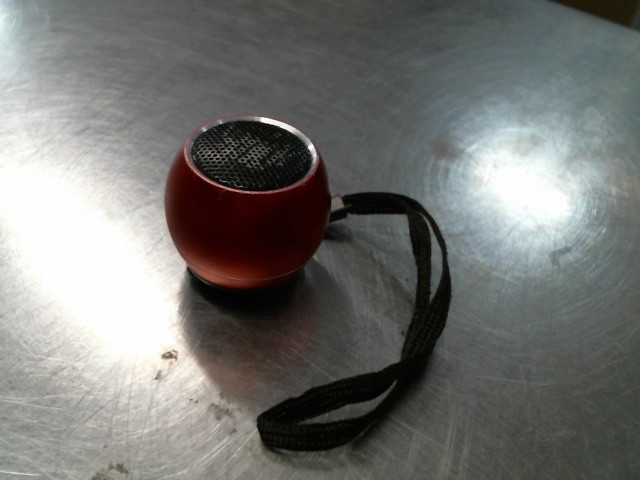 Petit haut parleur rouge