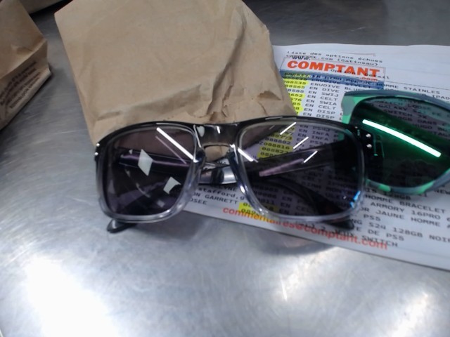 Sunglass black and white