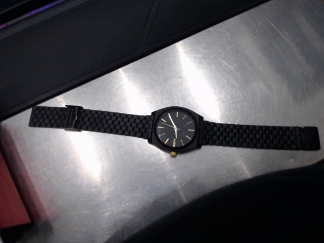 Montre homme noir mat