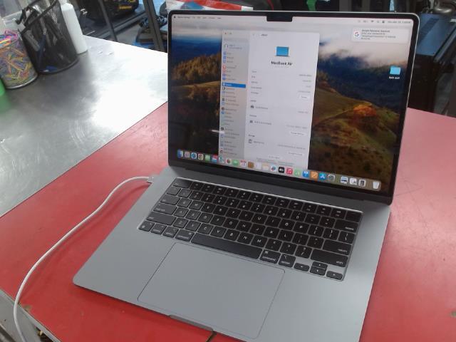Macbook air 2024 m3/8gb/500gb ssd+charge