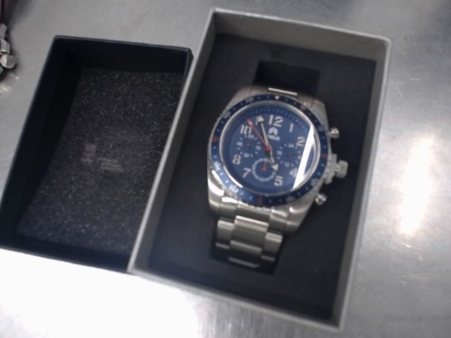 Montre en boite cadran bleu