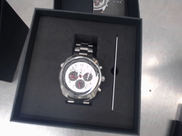 Montre en boite cadran noir et gris