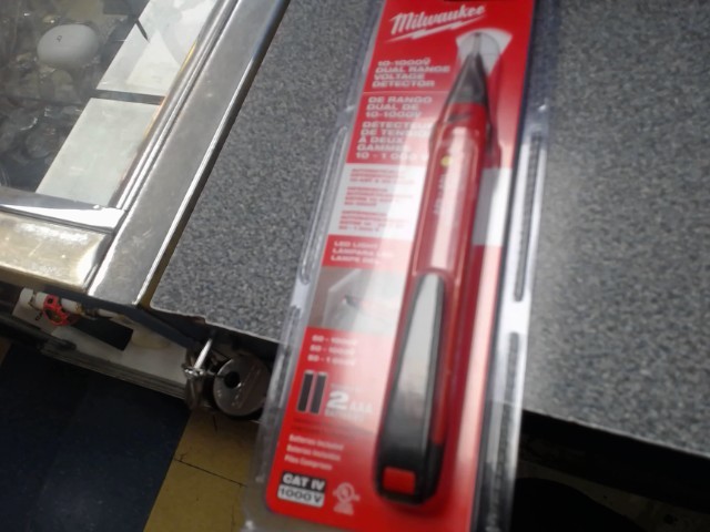 Voltage detector neuf