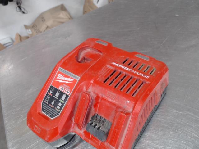 Chargeur batterie pour drill