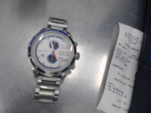 08 montre diesel blanche ety bleu