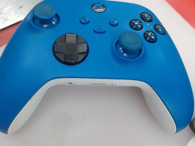 Manette bleue