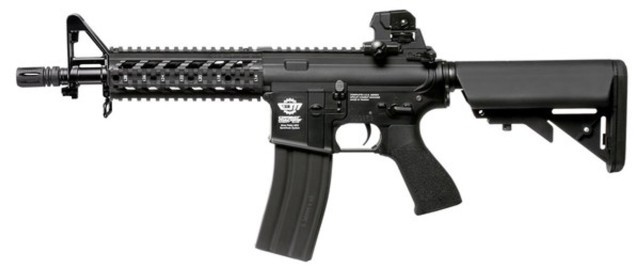 Gun airsoft comme neuf avec batterie
