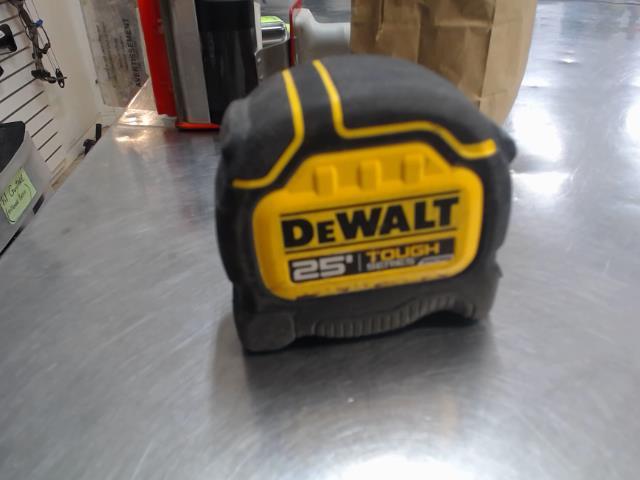 Tape a mesurer dewalt