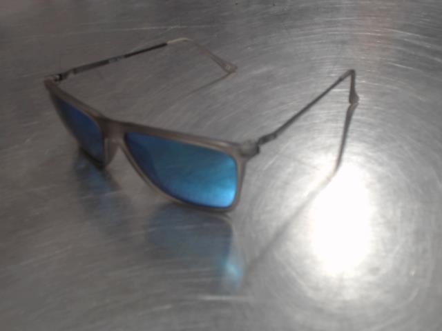 Paire lunette soleil