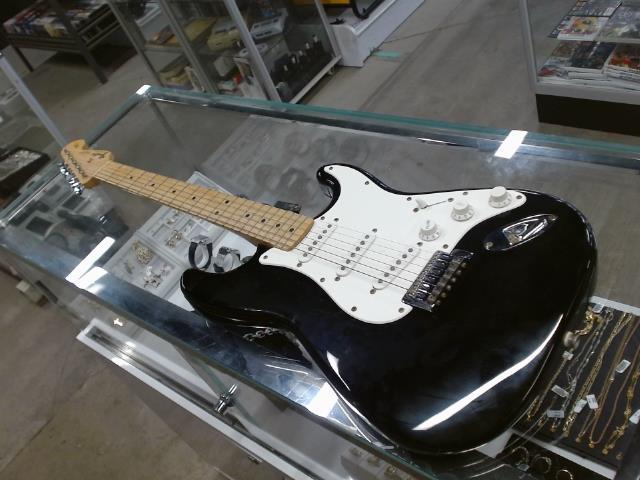 Fender statocaster quire series used cln