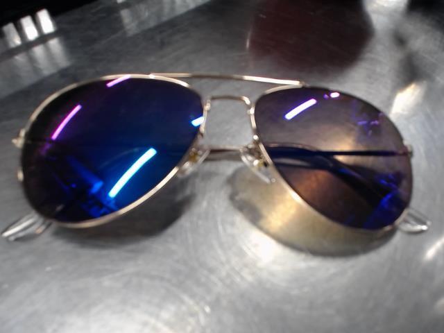 Avaitor sunglasses