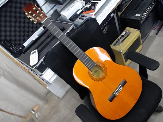 Guitare aprilia avec case