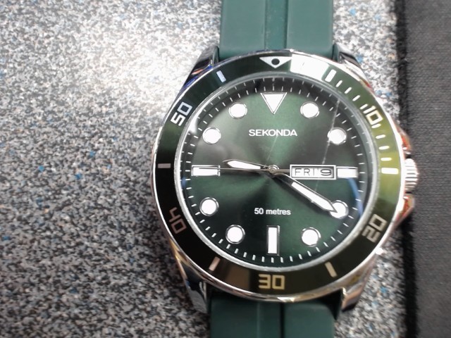 Montre verte green rubber band