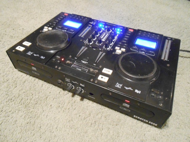 Dual cd drive mixer