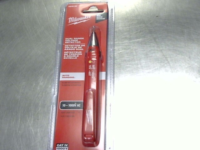 Voltage detector