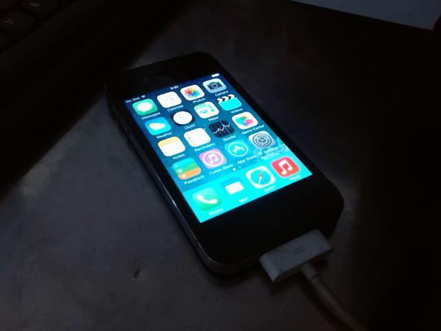 Iphone 4 8gb (bell)