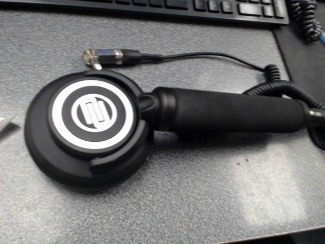 Dj one hear headphone jack 1/4