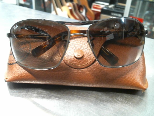 Lunette rayban avec etui