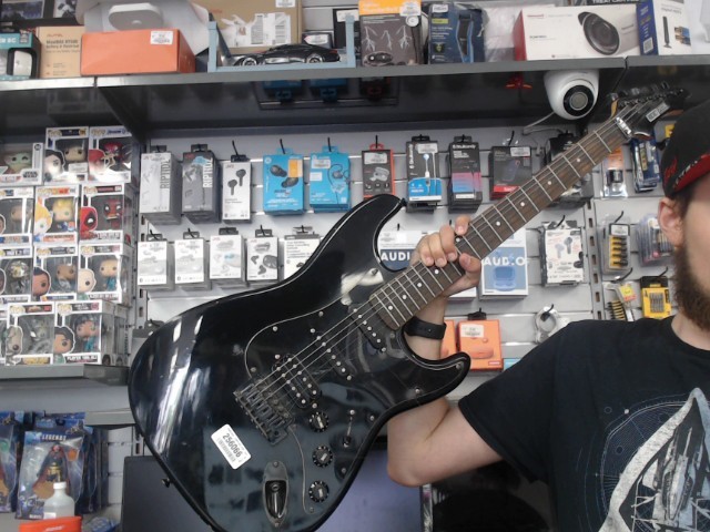 Guitare bass noir peu grafigner
