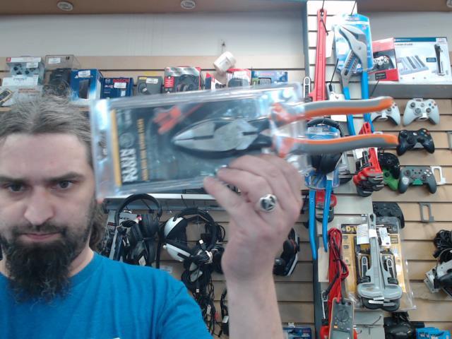 Plier side cutting
