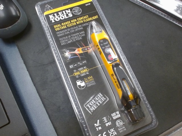 Klein tools voltage tester