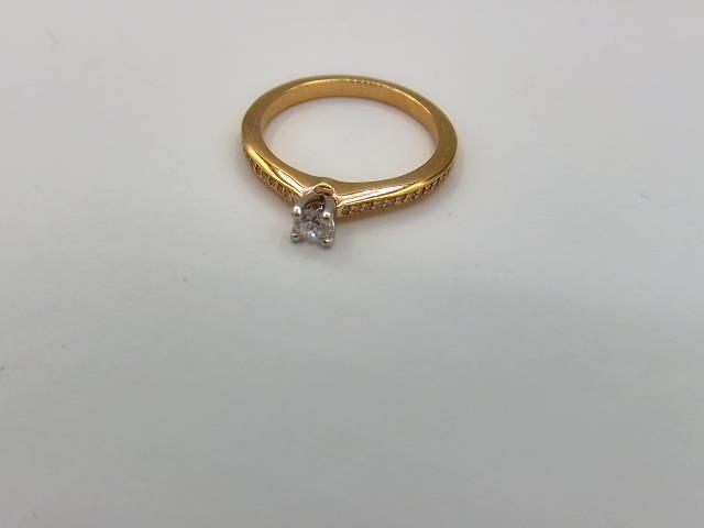 BAGUE EN OR 14KT AVEC DIAMANTS 