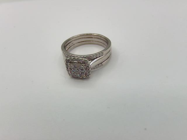 BAGUE EN OR 14KT AVEC DIAMANTS 