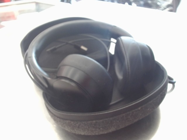 Beats solo pro av case et chargeur