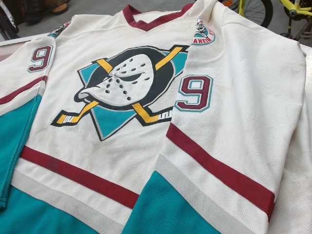 Chandail mighty ducks banks ach ici