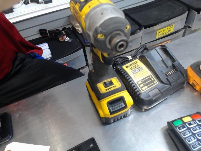 Impact dewalt + batt 4.0ah + charg
